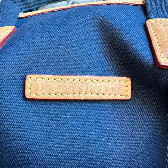 3 Vintage Dooney & Bourke Bags - Picture 3 of 11